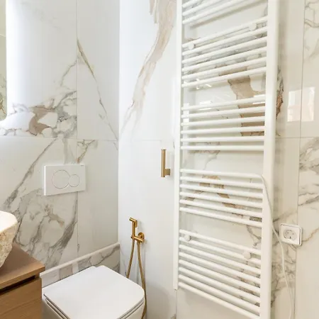 Syros Doublets Oda ve Kahvaltı 4*