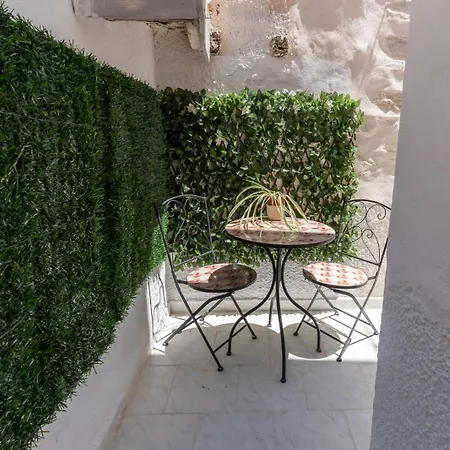 Frühstückspension Syros Doublets 4*