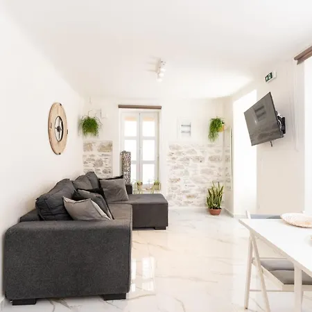 Syros Doublets 4* Ermupoli