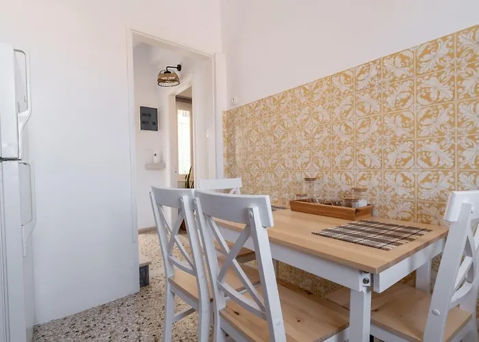 Alojamento de Acomodação e Pequeno-almoço Syros Doublets 4*